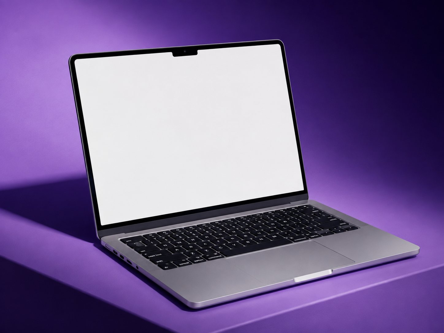 Een MacBook in driekwartaanzicht tegen een violette achtergrond, met het ceeme-dashboard op het scherm.